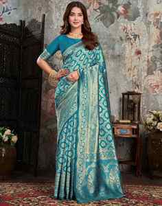Sari de Seda Turquesa con Bordado Floral Dorado Zari, Traje Tradicional Indio para Bodas, para Mujer, Largo hasta el Suelo, Corte Regular - Product Image 1