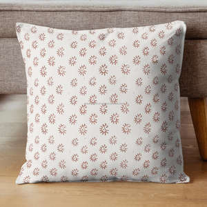 Funda de Cojín de Lujo con Estampado a Mano y Cierre de Cremallera, Diseño Minimalista - Product Image 4