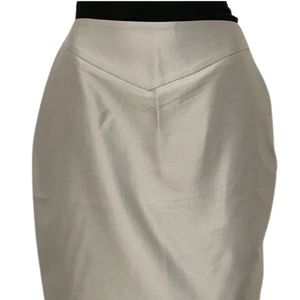 Jupe crayon Silver Star gris argenté pour femme, coupe ajustée, longueur genou, idéale pour le bureau, tenue professionnelle et formelle, vêtement de sororité - Product Image 1