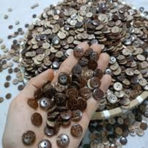 Boutons écologiques en coquille de noix de coco naturelle, grain unique, faits à la main, accessoires de mode durables - Product Image 4