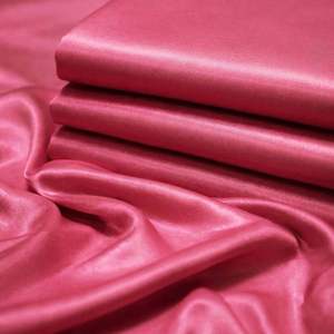 Tissu satiné en polyester pur, qualité export, surface lisse et brillante, tombé fluide et doux, pour robes de soirée, lingerie et articles décoratifs. - Product Image 5