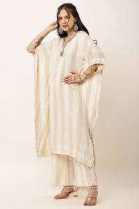 Robe Kaftan Tissée Élégante pour Femme avec Bordure à Pompons, Col en V, Manches Courtes, Kaftan Empire Tissé à la Main avec Perles et Broderies - Product Image 2