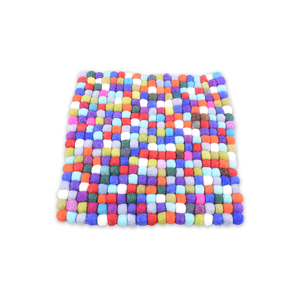 Petites maniques de four carrées en feutre avec un matériau durable et confortable - Product Image 1