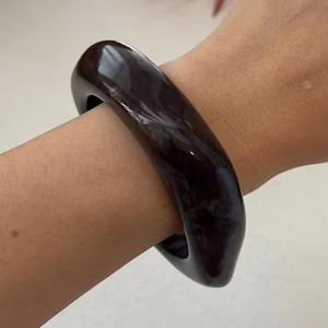 CLARMER 2025 Nueva Joyería de Resina, Brazalete de Resina de Color Morado a la Moda para Mujer, Brazalete Redondo Simple y Deslumbrante para Chicas - Product Image 1