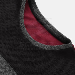 Camiseta informal para hombre hecha en Pakistán, con material suave, corte relajado y apariencia básica, diseñada para un estilo sencillo. - Product Image 3