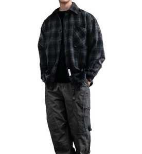 เสื้อเชิ้ตผ้าสักหลาดลายสก็อตขนาดใหญ่สำหรับผู้ชาย แขนยาว สไตล์ลำลอง ลายตารางสีเทาเข้ม-ดำ ผ้าทอ - Product Image 1