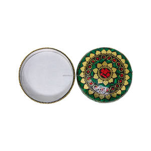 Boîte en métal ornée de perles pour petits bijoux et souvenirs, boîte de rangement ronde légère pour bijoux - Product Image 1