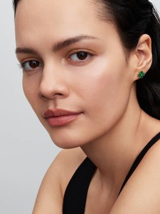 Elegantes Pendientes de Oro con Diseño de Trébol y Esmeralda para Mujer, Pendientes de Oro con Esmeralda de 4 Pétalos, Joyería de Diseño - Product Image 2