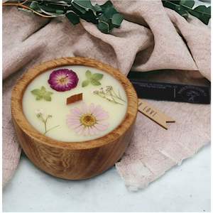 Vela de cera de soja en cuenco de madera natural - Cera de soja sostenible hecha a mano - Vela decorativa rústica de 5 mechas para festividades en cuenco de madera - Product Image 5