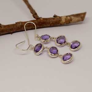 Pendientes de plata de ley 925 con piedra preciosa de amatista natural, pendientes colgantes hechos a mano para proveedores mayoristas. - Product Image 2