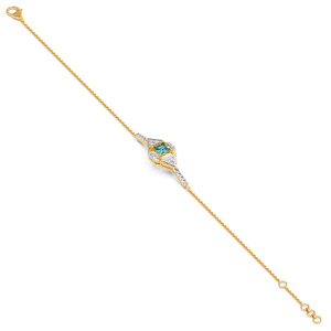 Bracelet carré en diamant Aqua avec cadre géométrique en or jaune et design latéral scintillant symétrique - Product Image 3