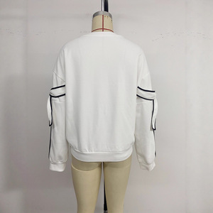 เสื้อสเวตเชิ้ตคอกลมสีขาวสำหรับผู้หญิง แขนเสื้อลายทางสีดำ ประดับโบว์ ตกแต่งแบบลำลอง เสื้อถักสำหรับฤดูใบไม้ร่วง - Product Image 6