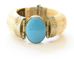 กำไลข้อมือกระดูกดีไซน์เฉพาะ งานฝีมือธรรมชาติ โดย Perfect Enterprises - Product Image 1