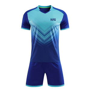 Uniforme de Fútbol Hecho con Material Transpirable que Absorbe el Sudor, Diseñado para Mantener a los Jugadores Adultos en Estado de Frescura y Secura Durante Partidos Intensos - Product Image 1