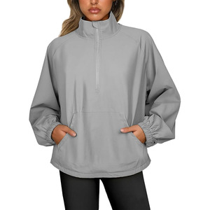 Pullover coupe-vent à fermeture éclair, haut de sport léger pour le golf - Product Image 1