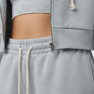 Conjunto de 2 piezas de sudadera con capucha y pantalones cortos de forro polar para mujer, color liso, ajuste holgado, ropa deportiva informal, por encima de la rodilla, con cremallera frontal, gris - Product Image 5