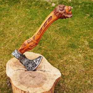 Hache à barbe de style Viking en acier au carbone forgé à la main, hache de bataille Viking artisanale personnalisée OEM pour le travail du bois avec fourreau en cuir - Product Image 1