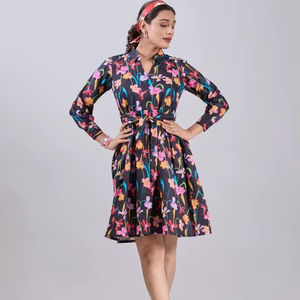 Vestido Midi Formal Ecológico con Estampado Floral Multicolor, Cuello en V, Corte Imperio, Manga Tres Cuartos, Cintura Natural, Tela Georgette para Mujer - Product Image 1