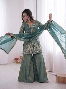 Ensemble Kurta et pantalon traditionnel indien pakistanais vert pour femme avec dupatta, coupe ample longue jusqu'au sol, tenue de mariage - Product Image 2