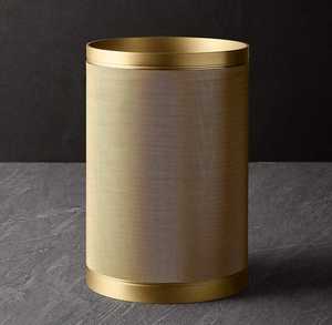 Contenedores de basura metálicos con diseños elegantes y modernos que complementan interiores contemporáneos y entornos profesionales. - Product Image 4