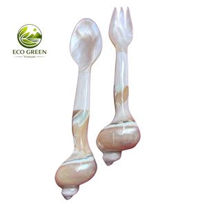 ชุดเสิร์ฟสลัดเปลือกหอยสุดหรู พร้อมช้อนและส้อมมุกหอยมุกด้ามยาว - Product Image 1