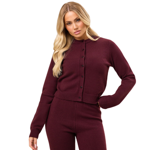 Conjunto de Top de Punto Acanalado Color Borgoña con Botones y Pantalones Acampanados para Mujer, Ropa de Salón Premium, Atuendo Deportivo Coordinado - Product Image 2