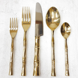 El juego de cubiertos más vendido en tonos metálicos neutros complementa cualquier vajilla, mantel o estilo de decoración sin esfuerzo. - Product Image 2
