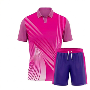 ชุดฟุตบอลแบบกำหนดเอง เสื้อทีม กางเกงขาสั้น โพลีเอสเตอร์ 100% โลโก้ด้านหน้า คุณภาพสูง ระบายอากาศได้ดี แห้งเร็ว สำหรับทุกเพศ พิมพ์ลายตัวอักษรได้ - Product Image 1