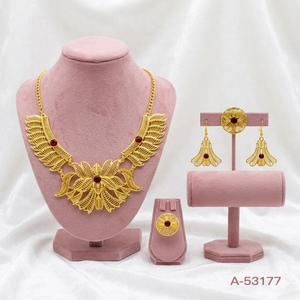 ชุดเครื่องประดับเจ้าสาวสำหรับผู้หญิง ชุบทอง 24K แบบดั้งเดิม ประดับด้วยเพทายสังเคราะห์ สร้อยคอพร้อมจี้และกำไลข้อมือ ดีไซน์ทันสมัย รุ่น MOLL A-53177 - Product Image 1