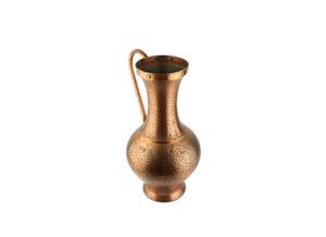 Pichet traditionnel en cuivre martelé fait main avec col allongé, idéal pour un usage quotidien et pour l'hôtellerie, provenant d'Inde. - Product Image 6
