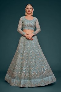 Conjunto de Lehenga Choli de Lujo en Azul Pastel con Lentejuelas y Bordado Zari, Manga Larga, para Bodas Indias y Pakistaníes, Ropa de Invierno, 3 Piezas - Product Image 3