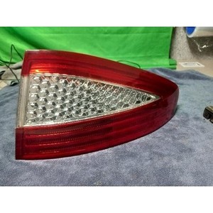 Luz Trasera Derecha Usada Fusion 7S7113404A - Product Image 2