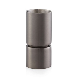 Jigger à cocktail double face classique en acier inoxydable – Outil de mesure de boissons haut de gamme – Accessoire élégant pour service de bar - Product Image 2