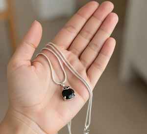 Make a bold statement with this timeless piece of jewelry Perfectly crafted for <b>those</b> <b>who</b> <b>love</b> minimalist yet powerful elegance - Product Image 1