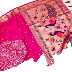 Saree en soie Patola douce avec riche Pallu et bordure florale Meenakari Design floral traditionnel Tissage Meenakari - Product Image 1