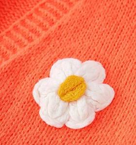 Pull en tricot respirant à col en V style vintage pour femme, fait main, idéal pour l'été et les festivals - Product Image 3