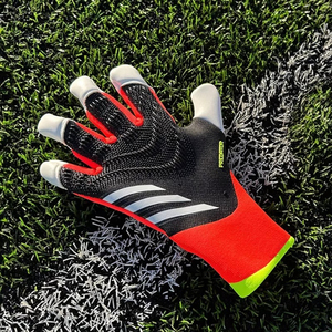 Gants de gardien de but de haute qualité, paume en latex à adhérence supérieure, bande de poignet sécurisée, ajustement confortable pour les professionnels et l'entraînement - Product Image 5