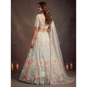 Magnifique Lehenga Choli de soirée en tulle blanc cassé à sequins - Product Image 4