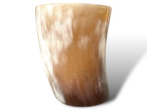 Offre Spéciale : Tasse à Boire en Corne Naturelle pour Hommes et Femmes – Design Traditionnel Unique Fait Main, Disponible à l'Exportation - Product Image 5