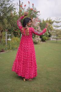ชุดเดรส Anarkali สีชมพูแฟนซี ตกแต่งด้วยผ้าปะติดปะต่อ ผ้าจอร์เจตต์เทียม สำหรับผู้หญิง ความยาวระดับพื้น สไตล์อินเดียดั้งเดิม เหมาะสำหรับงานเทศกาล นวราตรี ชุดชาติพันธุ์ รีไซเคิล - Product Image 2
