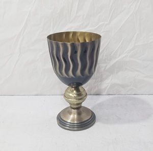 Urne en métal faite à la main de style vintage, finition cuivre décorative, vase à fleurs en forme de gobelet, centre de table, décoration d'intérieur - Product Image 6