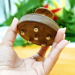 Masseur facial Gua Sha en bois rustique écologique avec artisanat en bois d'acacia massif pour la relaxation musculaire - Cadeau du Nouvel An - Product Image 1