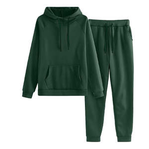 Ensemble de survêtement en velours pour femme : sweat à capuche zippé avec poches, veste courte et pantalon de jogging en molleton - Product Image 4