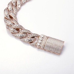 Cadena Cubana de Moissanita al por Mayor en Plata de Ley 925 para Joyería Hip Hop Masculina Disponible al Mejor Precio - Product Image 4