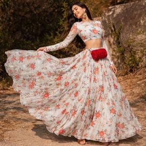 Robes en satin viscose, vêtements ethniques en viscose pour femmes, sari en satin viscose vibrant, vêtements ethniques indiens pour femmes, fabricant - Product Image 1