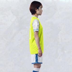 Camiseta de Fútbol 100% de Alta Calidad para Mujer con Logotipo Blanco, Manga Corta, Corte Regular, Impresión Sublimada 100% por RIVIAN ATLANTIC - Product Image 3