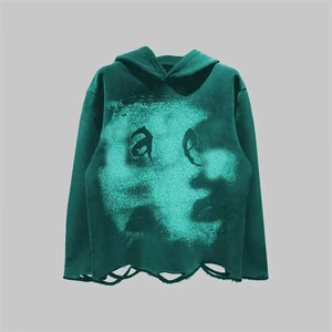 Hoodie surdimensionné personnalisé imprimé, effet délavé, avec design déchiré et vieilli, ourlet brut et coupe courte pour streetwear masculin – Grande vente - Product Image 4