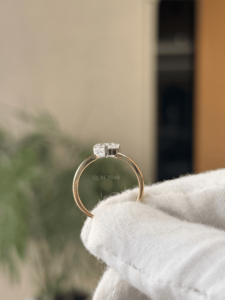 Bague solitaire en or 18 carats avec diamant de laboratoire taille cœur, design minimaliste et romantique, bague de fiançailles pour femme, 2.254, bijoux fins - Product Image 3