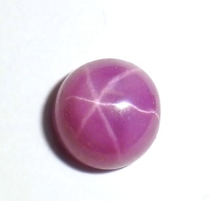Rubis étoilé rond 6x6 mm 1,5 carat, cabochon poli créé en laboratoire avec effet étoile à 6 branches pour la fabrication de bijoux - Product Image 1