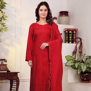 Ensemble prêt-à-porter pour femme, kurta, pantalon et dupatta en rayonne et coton brodé, entièrement cousu, tenue ethnique pour les occasions spéciales - Product Image 1